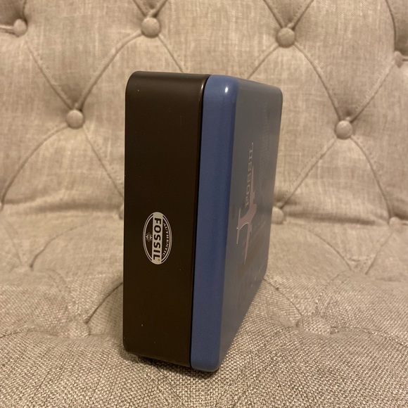 Fossil Tin - Picture 2 of 5